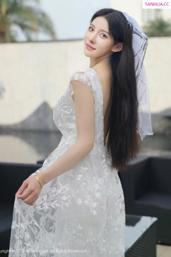   [XiuRen]高清写真图 2025.08.18 No.10661 梨霜儿 白色婚纱第17张图片